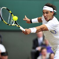 Čempions Nadals ar grūtībām pārvar Francijas atklātā čempionāta pirmo kārtu