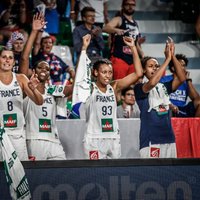 Austrālijas, Francijas un Turcijas basketbolistes gūst pārliecinošas uzvaras PK spēlēs