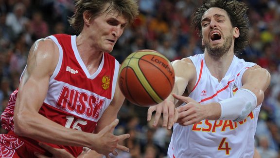 Andrei Kirilenko and Pau Gasol 