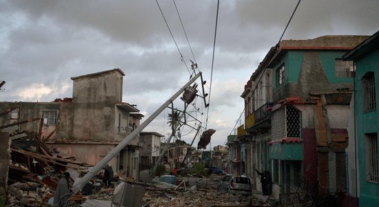 Tornado Kubas galvaspilsētā gājuši bojā trīs cilvēki un 172 ievainoti