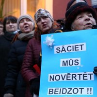 Профсоюз просит самоуправления Латвии поддержать бастующих учителей