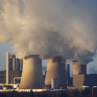 Vides aktīvisti iesūdz tiesā Vācijas valdību par klimata mērķu neievērošanu
