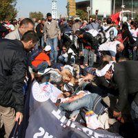 Ankaras terorakta upuru skaits pieaug līdz 99 cilvēkiem