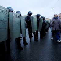 Krievijas pilsētās pēc Navaļnija aicinājuma ielās iziet tūkstoši. Teksta tiešraides arhīvs