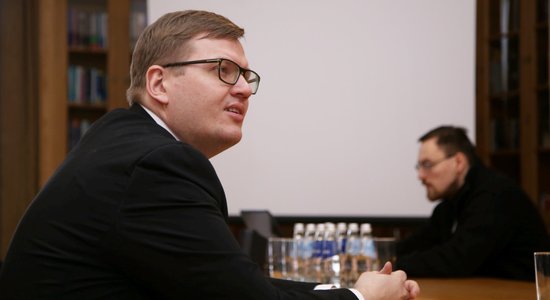 Ушаков обвинил Пуце в конфликте интересов
