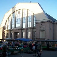 Rīgas Centrāltirgus plāno lauzt līgumu ar piena un gastronomijas paviljonu apsaimniekotājiem