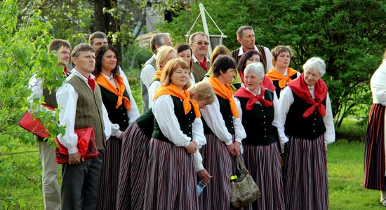 Dikļos ieskandina latviešu dziesmu svētku jubileju