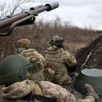 Okupantu dronu dēļ Ukraina no frontes līnijas atvilkusi ASV piegādātos tankus 'Abrams'