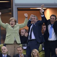 Меркель призвала футболистов-геев не скрывать ориентации
