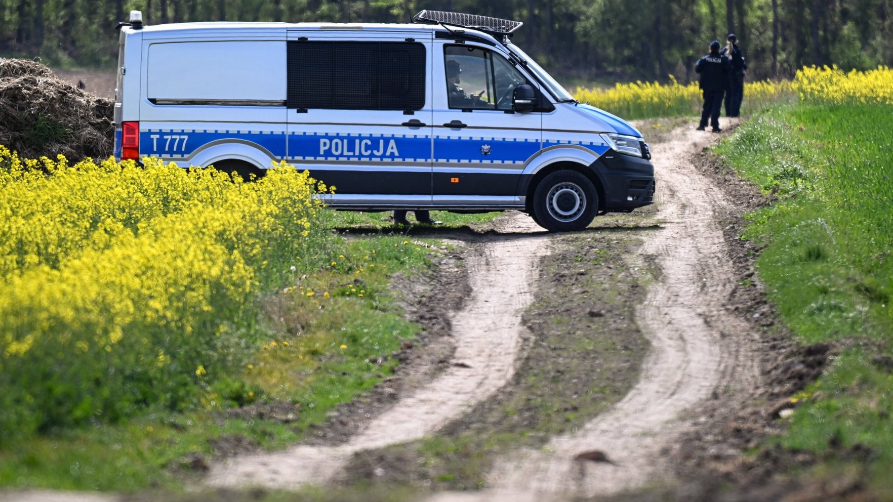 No Polijas izraidītas 11 personas, kas Krievijas uzdevumā apmaksājušas demonstrantus