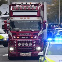 Lielbritānijā aizturēti vēl divi cilvēki saistībā ar kravas auto atrastajiem līķiem