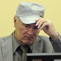 Младич угодил в больницу: стало плохо прямо на суде