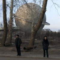 Raidsabiedrībai BBC pārmet Ziemeļkorejas filmēšanu studentu 'aizsegā'