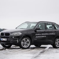 'DELFI Auto' tests: jaunais 'BMW X5' turpina uzņemto kursu