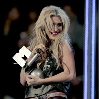 Поп-певица Ke$ha обвинила своего продюсера в сексуальном насилии