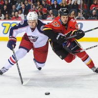 Российский защитник Никитин — первая звезда дня НХЛ