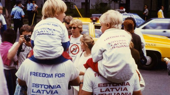 Demonstrācija Otavā 1986. gads. Muzejs "Latvieši pasaulē" 