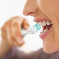 Tipiskākās kļūdas zobu kopšanā, kuras sekmē dzeltēšanu