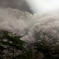 Индонезийский вулкан выбросил столб пепла высотой 15 километров