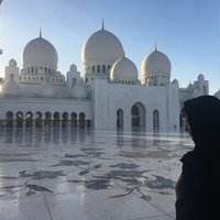 Latviete, kas strādā par stjuarti Arābu Emirātos: dzīvoju vienreiz, gribu visu izbaudīt