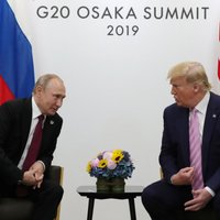 Tramps jokodams brīdina Putinu nejaukties vēlēšanās