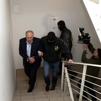 LTV: 'Rīgas satiksmes' lietā apcietināto Volkinšteinu atbrīvo pret 100 000 eiro drošības naudu