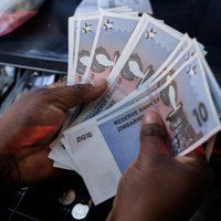 Finansiālo rūpju māktajā Zimbabvē ieviesta jauna valūta