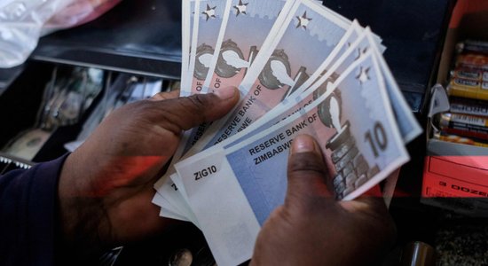 Finansiālo rūpju māktajā Zimbabvē ieviesta jauna valūta