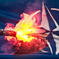 Немецкий эксперт: Политика НАТО в отношении России взрывоопасна