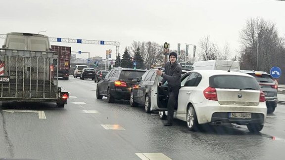 На улице Краста произошла авария с участием пяти автомобилей