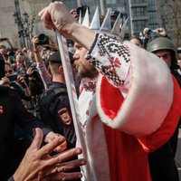 Foto: Pret Putinu vērstajos protestos Krievijā aizturēti vairāk nekā 1600 cilvēku