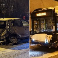 ФОТО. На улице Меркеля троллейбус протаранил пять автомобилей