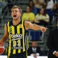 Žagars spoži diriģē "Fenerbahce" spēli Turcijas čempionātā, Itālijā spilgts arī Šiliņš