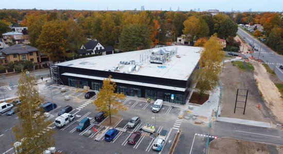 Tirdzniecības centrs Valdeķu ielā mainījis īpašnieku