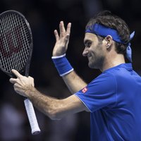 Federers un Andersons iekļūst ATP sezonas noslēguma turnīra pusfinālā