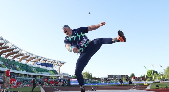 Lodes grūdējs Krauzers labo vairāk nekā 30 gadus vecu pasaules rekordu