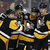 Pitsburgas 'Penguins' pietiek ar vieniem vārtiem uzvarai pār Otavas 'Senators'
