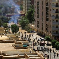 Sudānā otro dienu notiek protesti pie armijas štāba Hartūmā