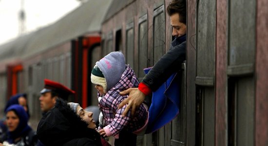 Премьер: части принятых беженцев в Латвии не понравилось — они сбежали