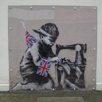 Англичане требуют вернуть граффити Бэнкси