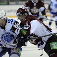Rīgas 'Dinamo' pārtraukumā dodas ar bezcerīgu zaudējumu Minskas 'Dinamo'