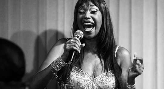 Mirusi grupas 'The Pointer Sisters' bijusī dalībniece Anita Pointere