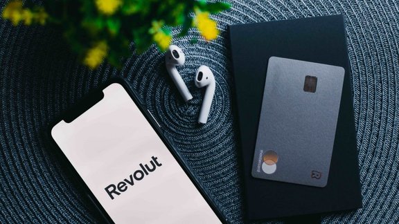 Revolut Bank, Revolut,