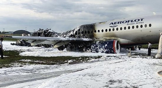 В крушении SSJ-100 в Шереметьево "много непонятного": версии + видео из салона