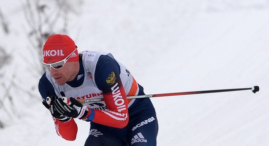 FIS отстранила шесть российских лыжников от соревнований