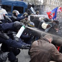 В Париже протестуют против однополых браков