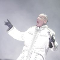 Foto: 'Rammstein' spridzina Tallinas Dziesmusvētku estrādē