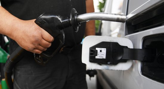 Latvijā degvielas vidējā cena pagājušajā nedēļā turpināja samazināties