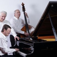 Festivālu 'Via Baltica' atklās 'Baltic Jazz Trio' koncerts vēsturiskajā Romas dārzā Liepājā