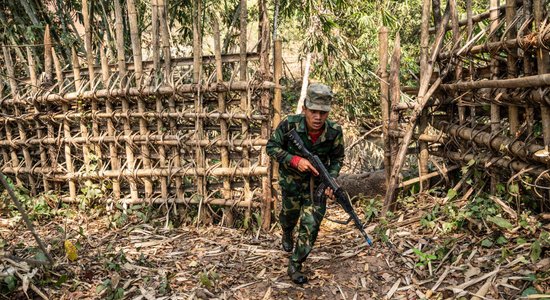 Lielākā huntas sakāve pēdējā laikā: Mjanmas nemiernieki ieņem armijas štābu 